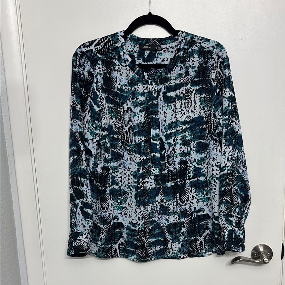 Apt. 9 Black and White Buttoned Mandarin Collar Top